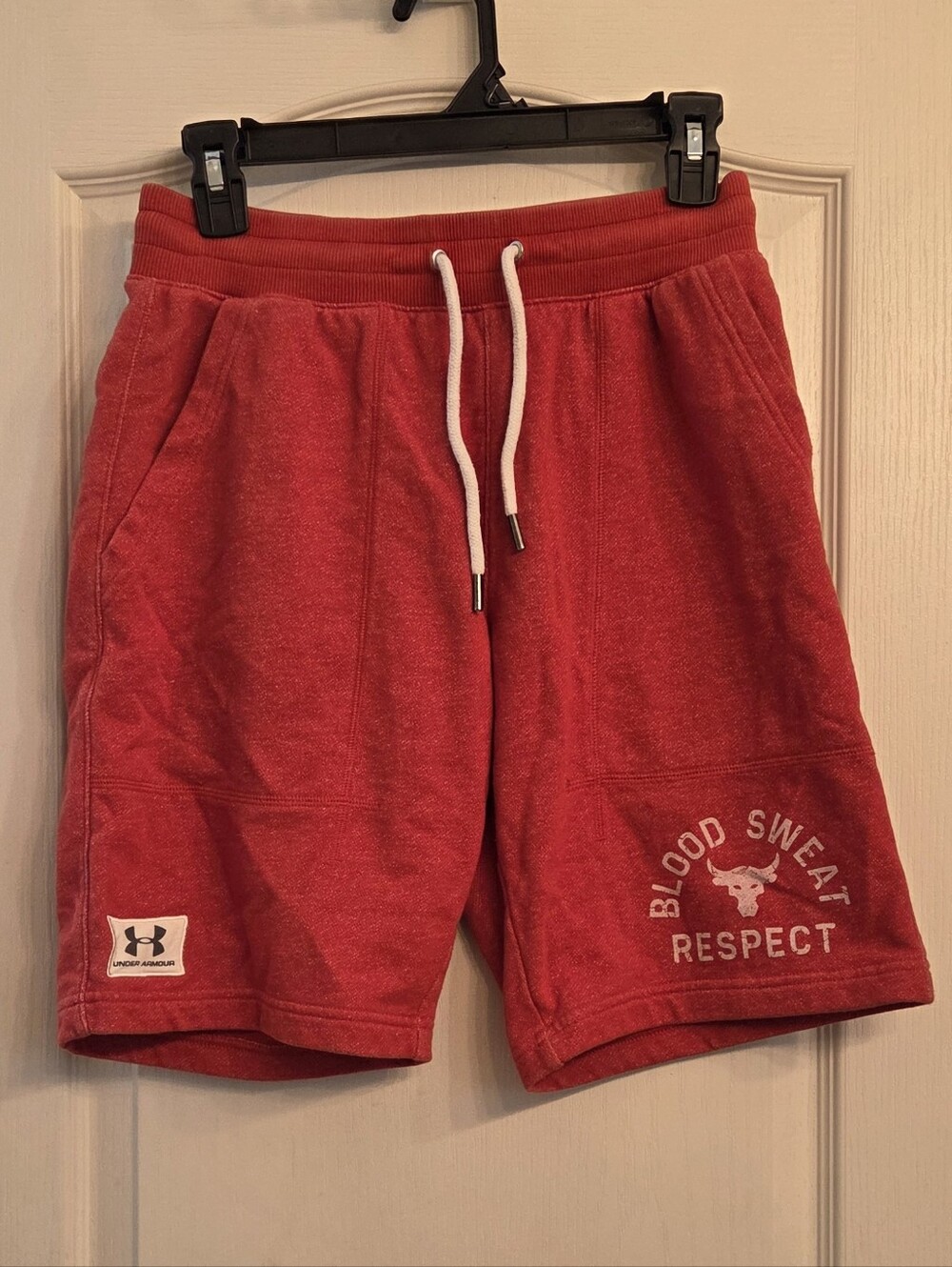 Under Armour Red Men’s Athletic Shorts with Drawstring SIZE M
